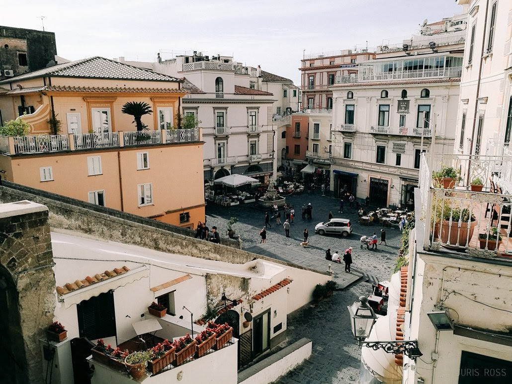 Ceļojums uz Amalfi piekrasti Itālijas rietumos