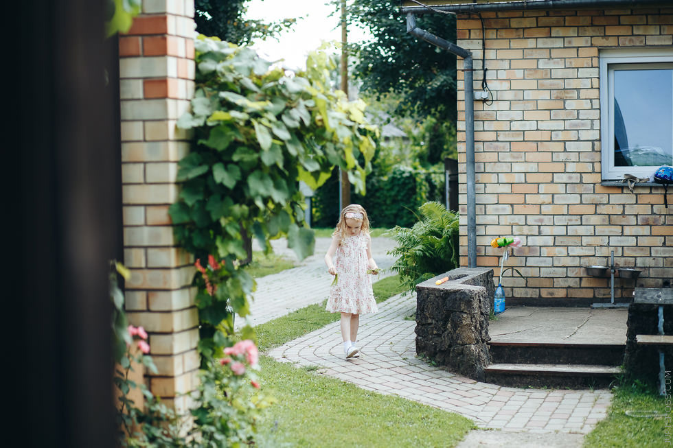 Eko kāzas jūras krastā ar mācītāju, solījumu došana un mielastu dabā