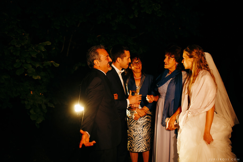 Kāzas Jaunmoku pilī ar ceremoniju lapenē