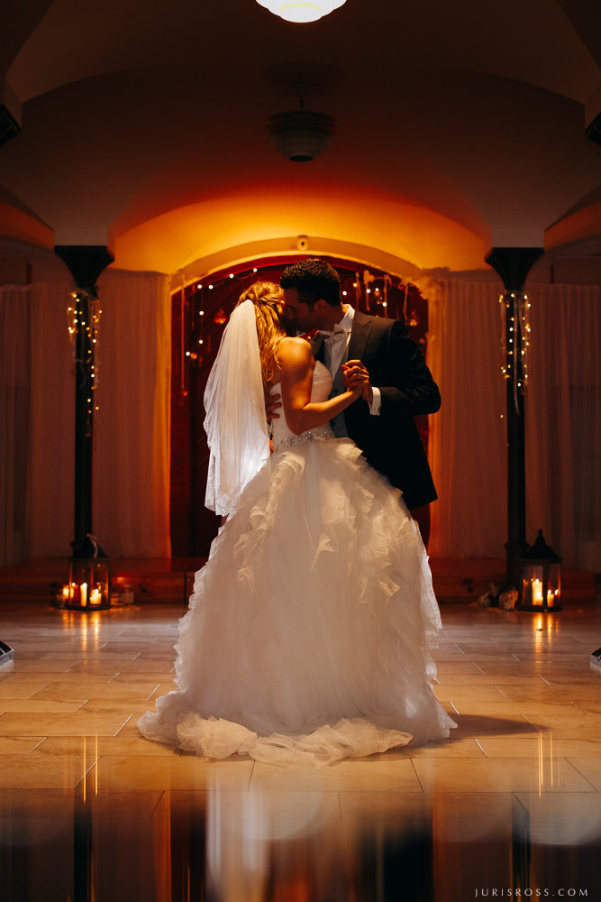 Kāzas Jaunmoku pilī ar ceremoniju lapenē