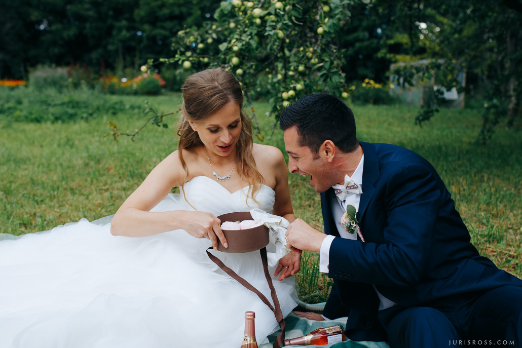 Kāzas Jaunmoku pilī ar ceremoniju lapenē