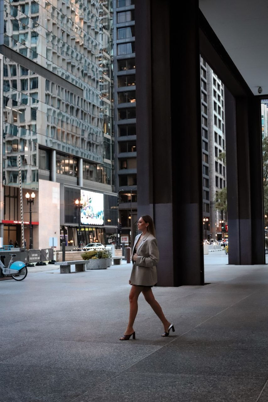 Street shoot with Yulia. VALERIIA VIUNOVA individual shooting\love story\event\brand