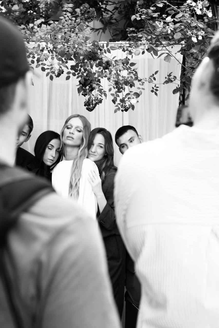 Backstage fotografie. Dana Lišková — Empatická fotografka | Introspektivní umělkyně | Neurodivergentní koučka| Zakladatelka Artepy.cz