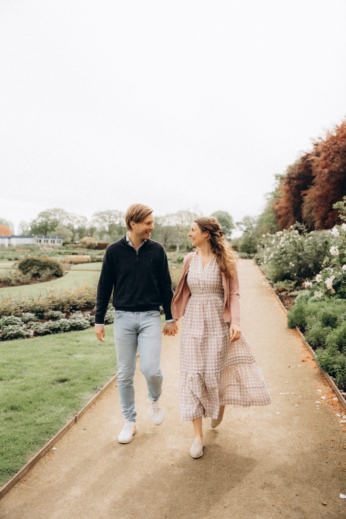 Love Story in Antwerpen. Little Birdie – Jouw familie- en huwelijksfotograaf in België en daarbuiten
