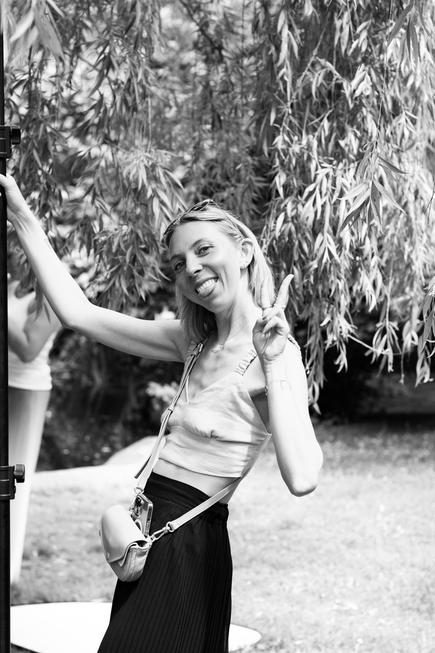 Backstage fotografie. Dana Lišková — Empatická fotografka | Introspektivní umělkyně | Neurodivergentní koučka| Zakladatelka Artepy.cz