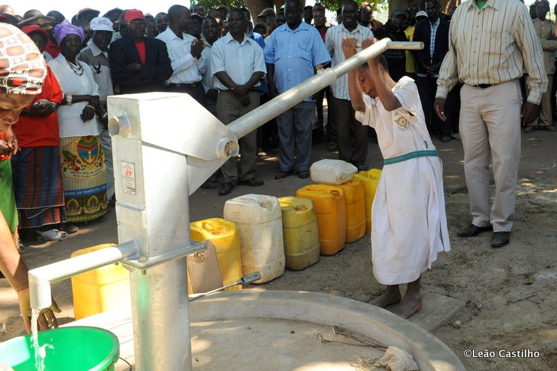 Photos of volunteer work in Mozambique. Simbahalu