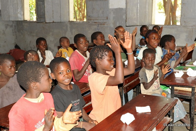 Photos of volunteer work in Mozambique. Simbahalu