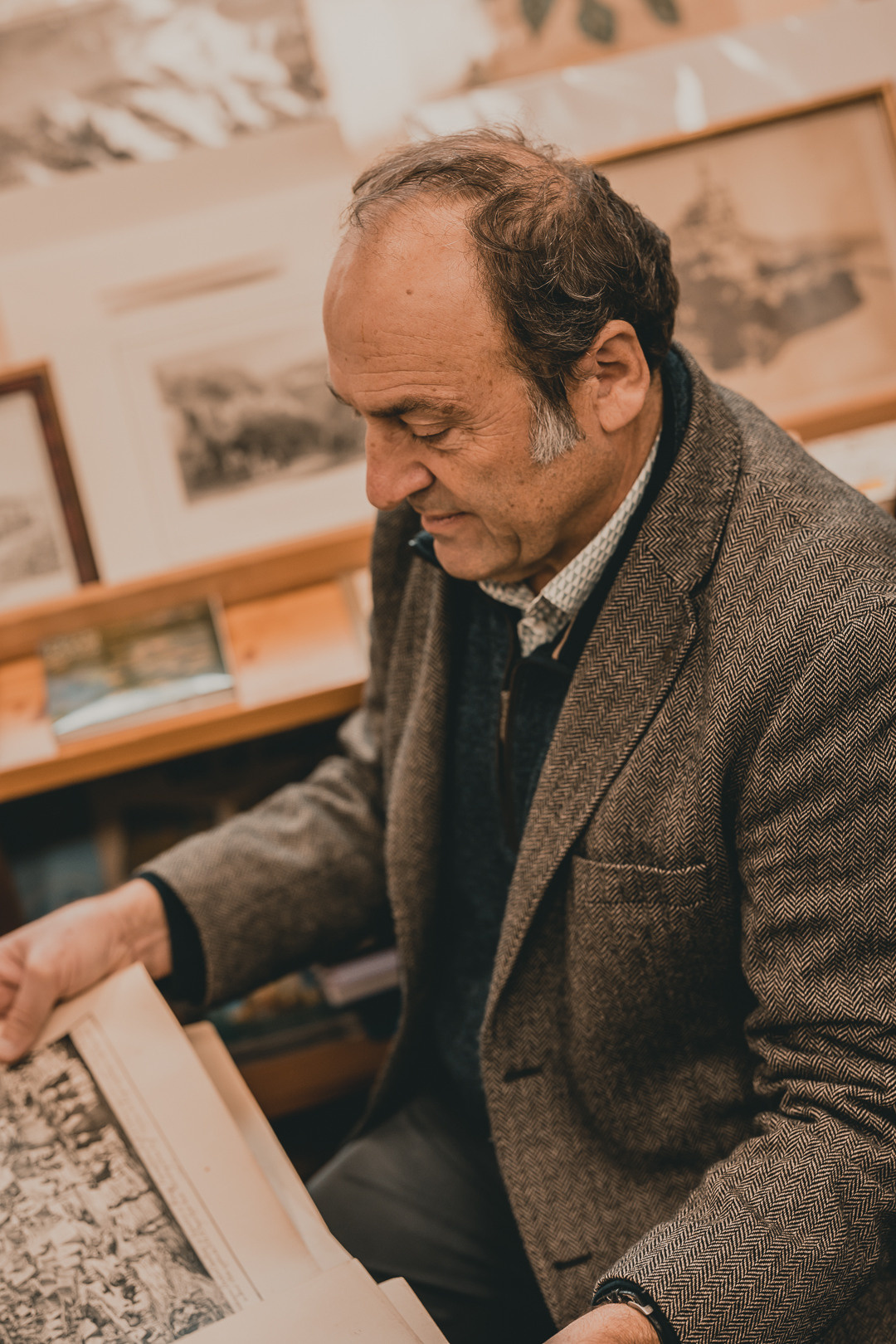 There is nothing like the smell of books…. Xamilc Photo