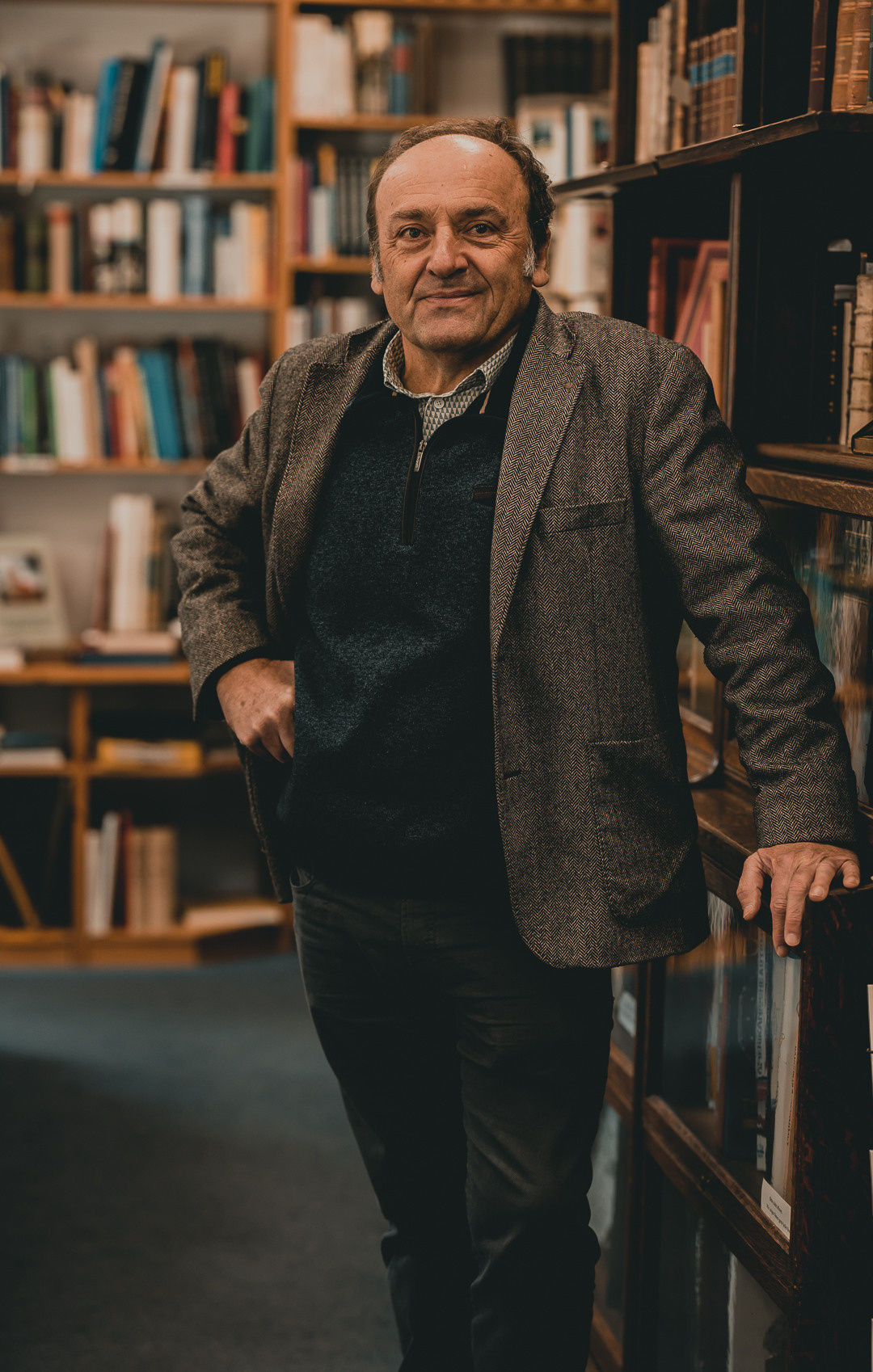 There is nothing like the smell of books…. Xamilc Photo