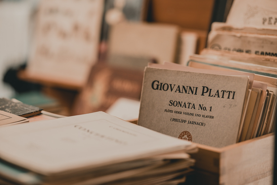 There is nothing like the smell of books…. Xamilc Photo