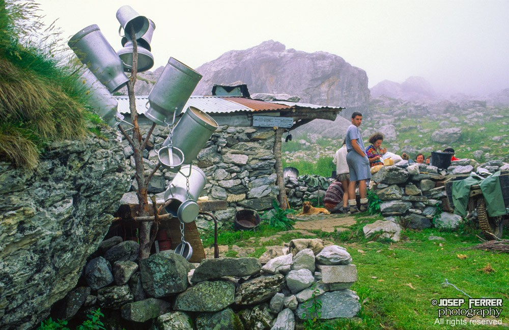 Shepherd's cabin, cirque de Lescun, Bearn, France