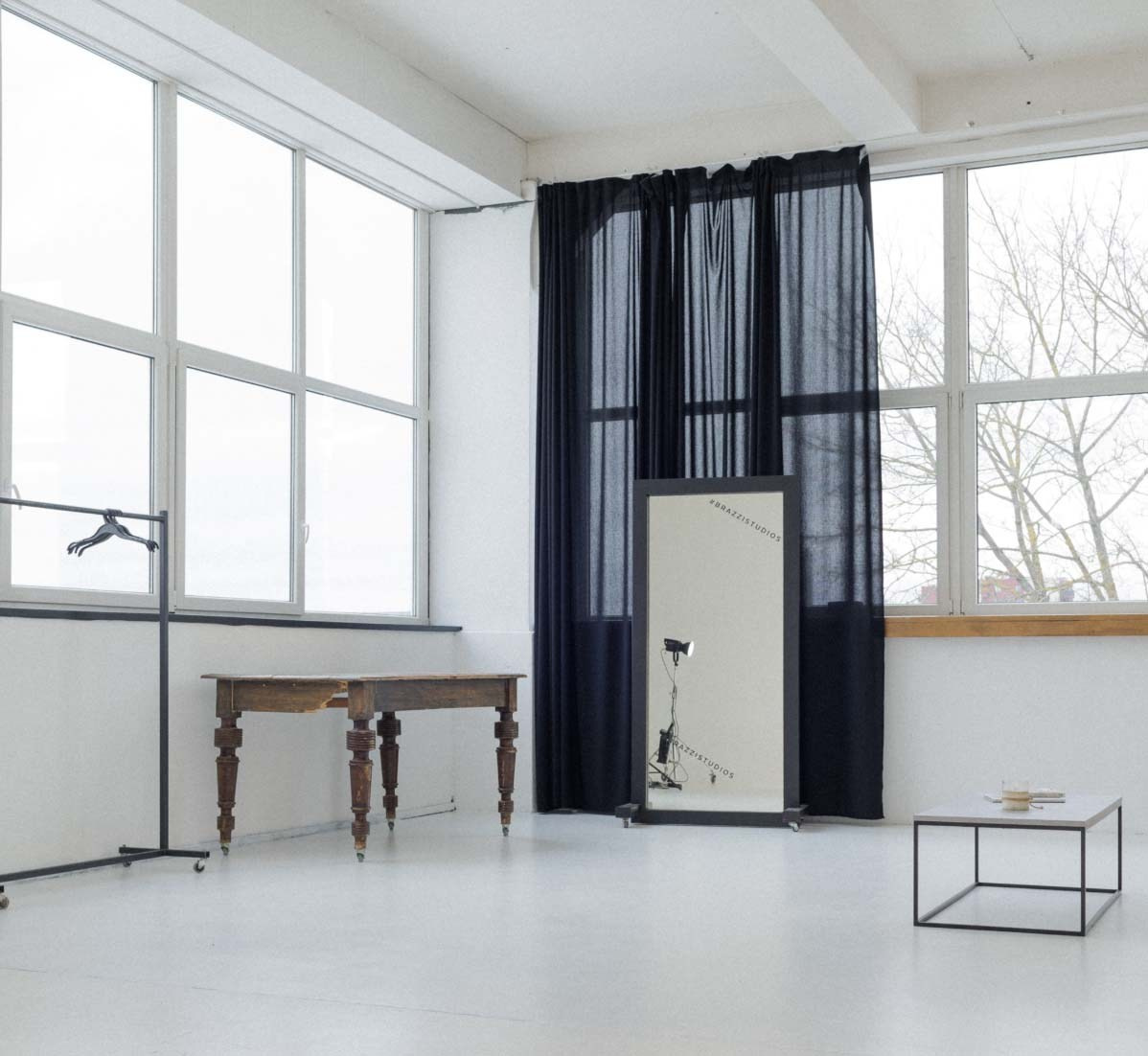 Nuomojamos Fotostudijos Vilniuje. Framed by Evelina | Vestuvių fotografė