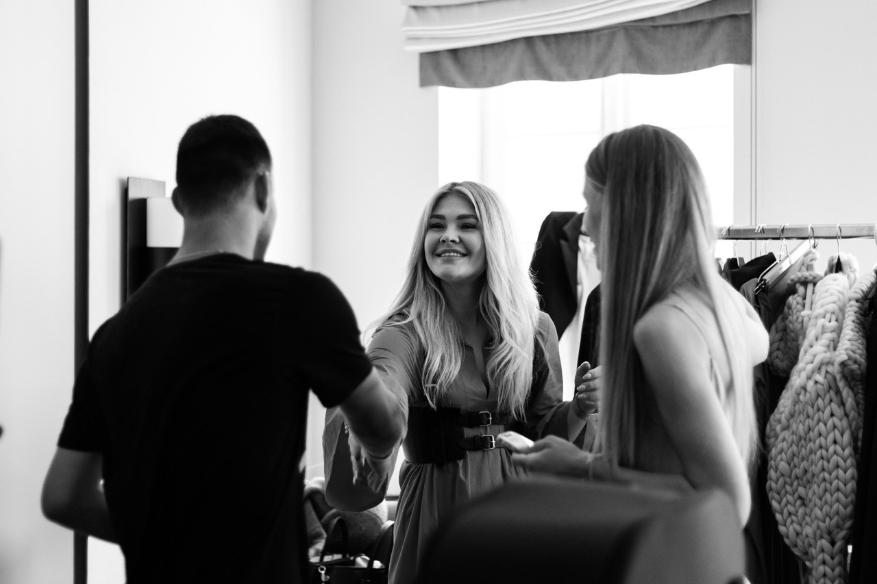 Backstage fotografie. Dana Lišková — Empatická fotografka | Introspektivní umělkyně | Neurodivergentní koučka| Zakladatelka Artepy.cz