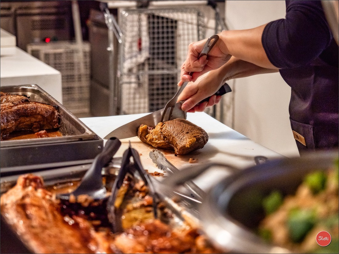 New Year 2025 in Manicook restraunt. Photographe à Strasbourg | Portraits, Studio, Enfants, Événements