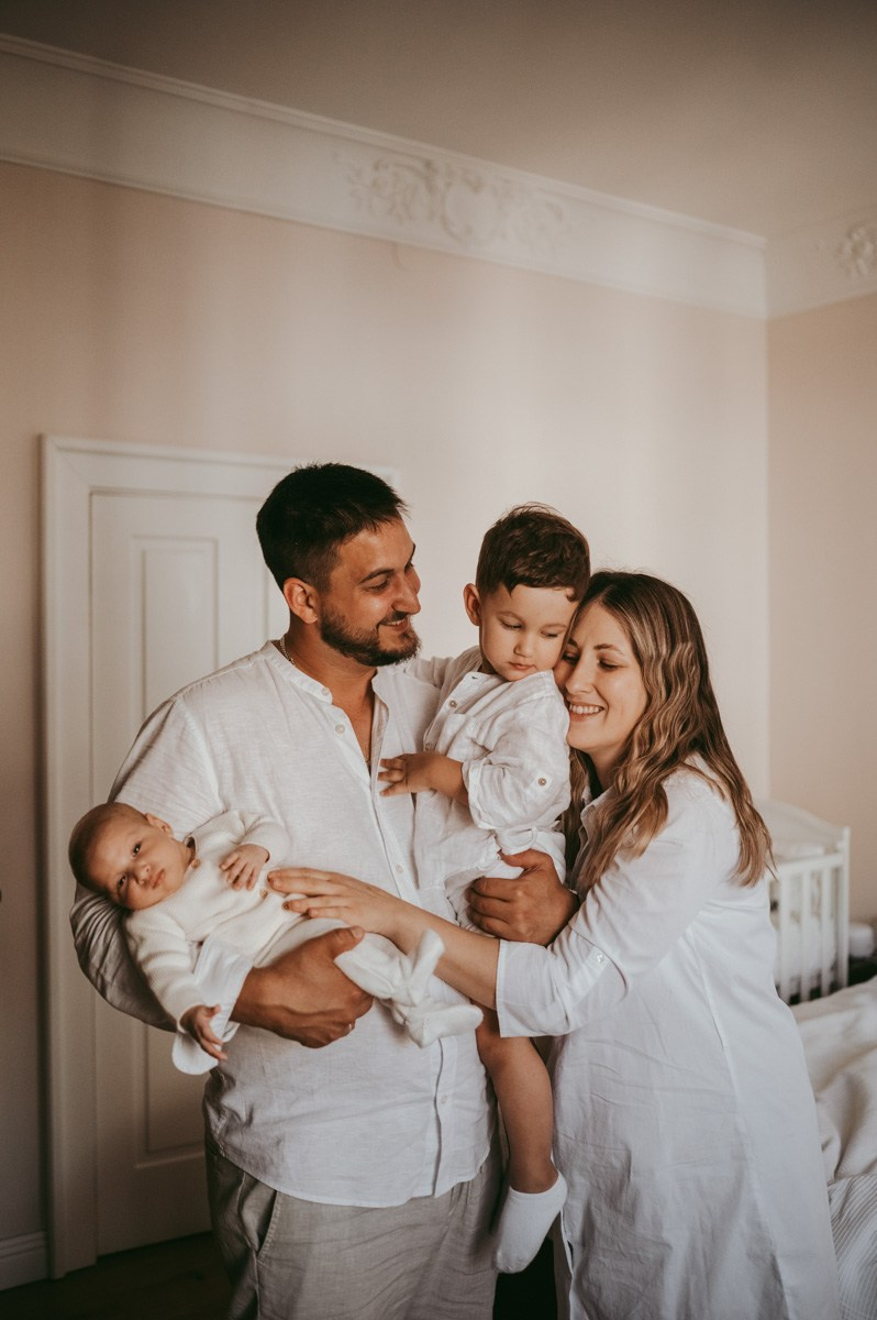 Nina, Filip, Viktor i Igor / porodicno fotografisanje. Deciji i porodicni fotograf u Beogradu Oksana Skendzic