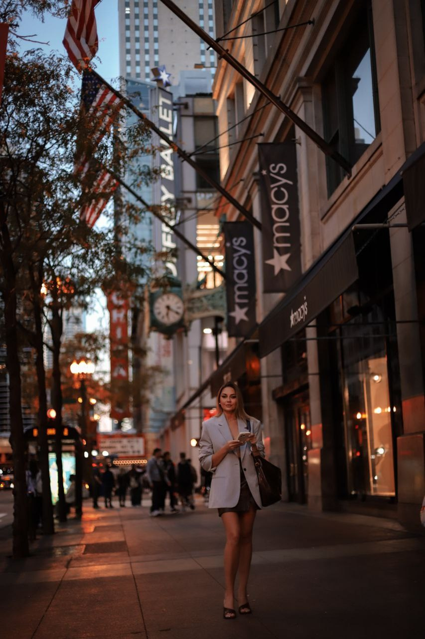 Street shoot with Yulia. VALERIIA VIUNOVA individual shooting\love story\event\brand