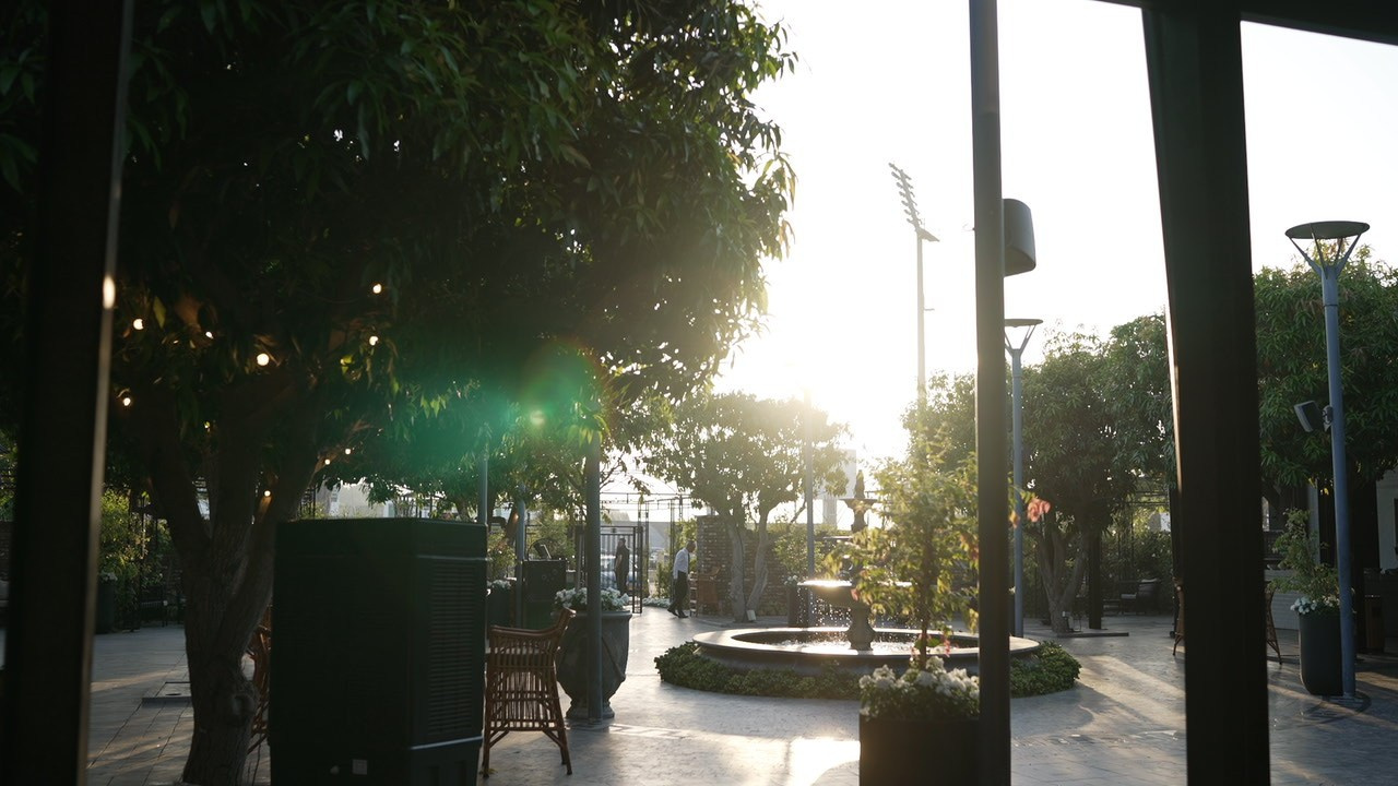 VIA / BASICO. Wedding and events photographers Studio Shalom