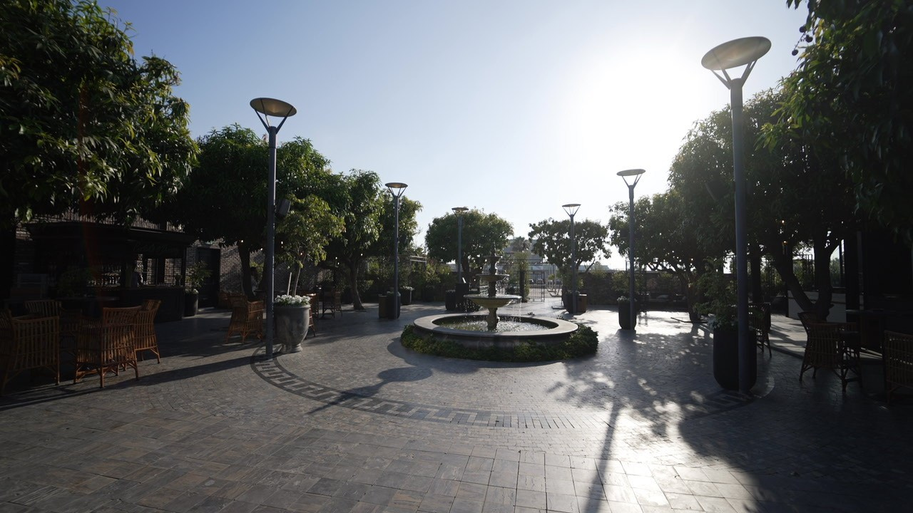 VIA / BASICO. Wedding and events photographers Studio Shalom