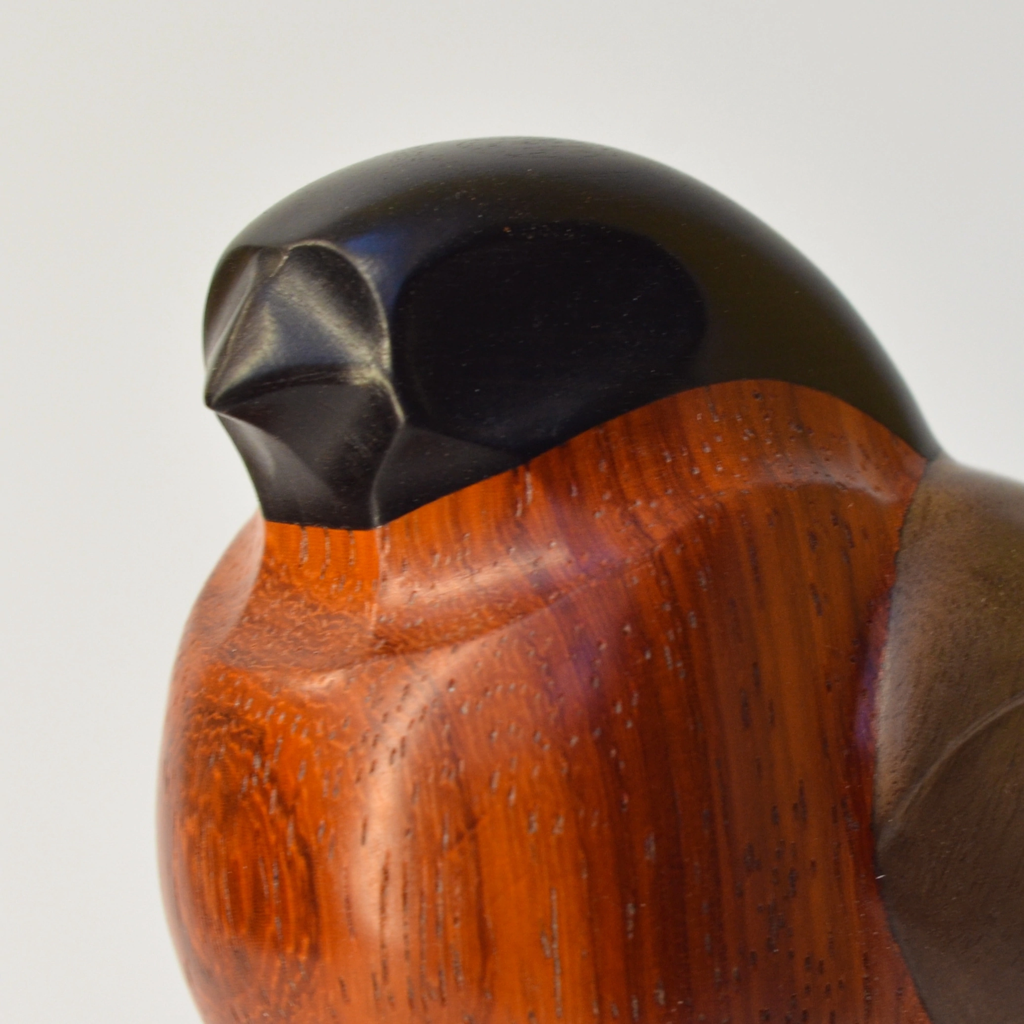 Снегирь. Резьба по дереву. Уникальные декоративные скульптуры для интерьера