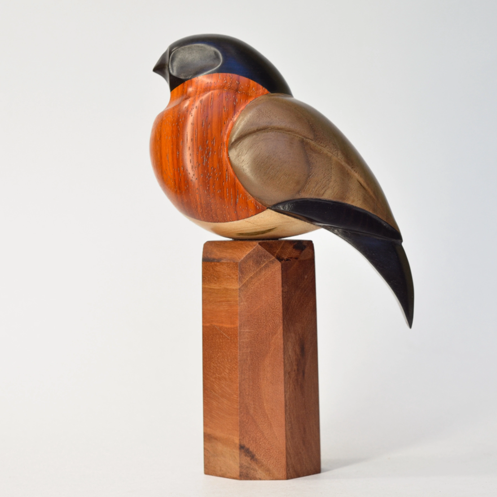 Снегирь. Резьба по дереву. Уникальные декоративные скульптуры для интерьера