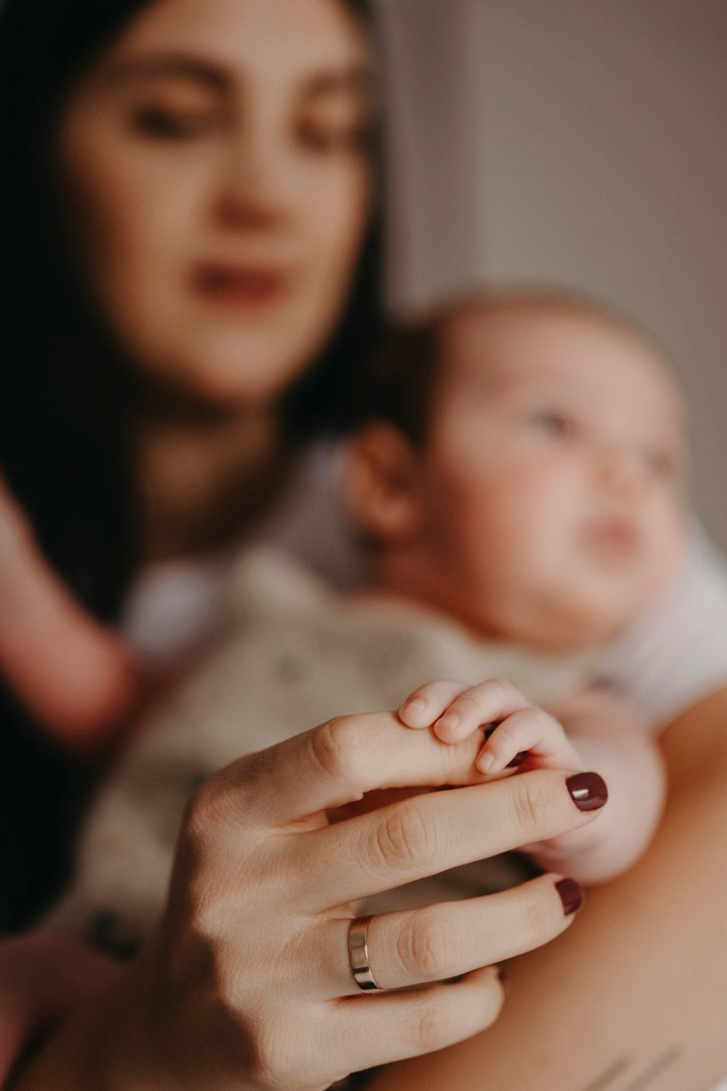 Bojana, Marko i Eva — fotografisanje bebe kod kuce. Deciji i porodicni fotograf u Beogradu Oksana Skendzic