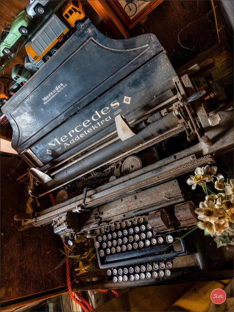 Удивительное место - частный музей старинного хлама - Fahrzeugmuseum. Photographe à Strasbourg | Portraits, Studio, Enfants, Événements
