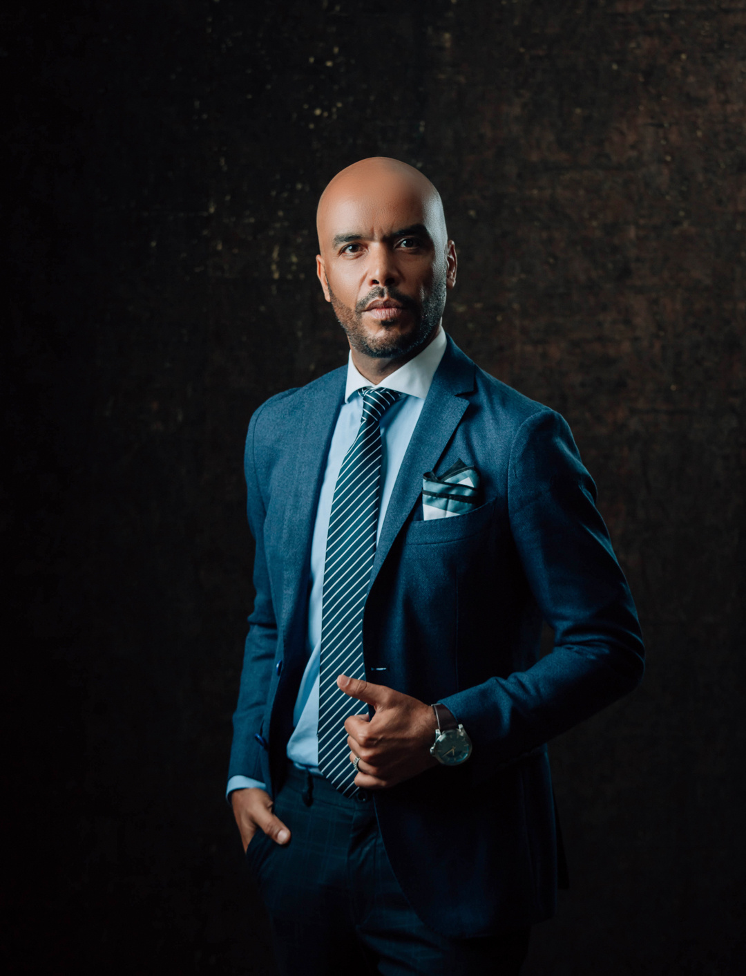 Photo shooting for a local magazine. Photographer in Dubai Dmitry Gromov