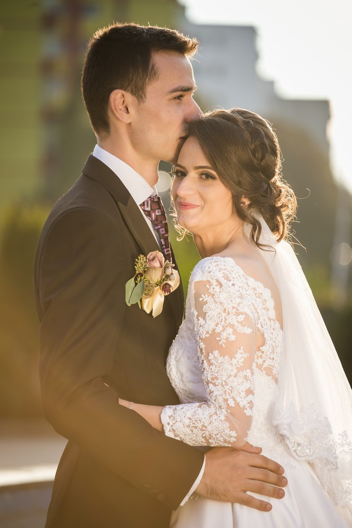 Corina & Ovidiu by fotograf nunta Iasi — Eduard Schiopu