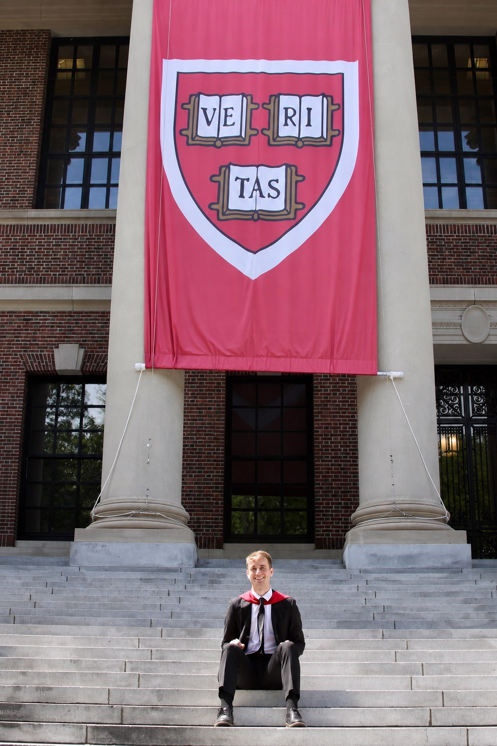 Masters graduation with Talia (group shoot). Kelly Sang, graduation and portrait photographer in Boston