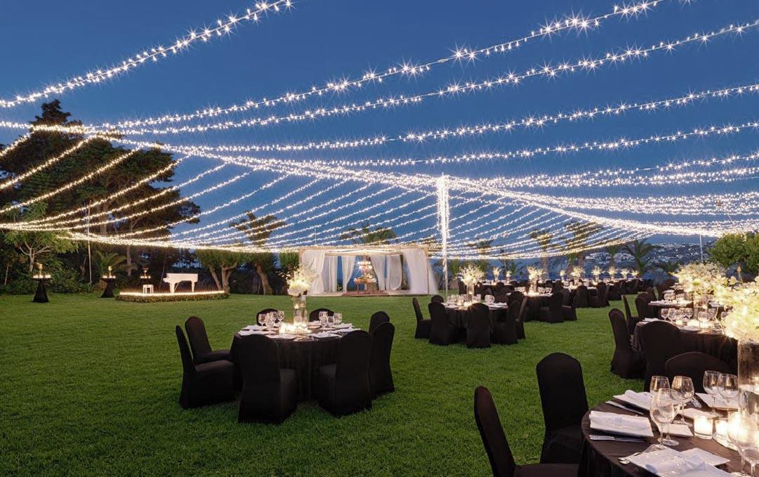 Свадебная площадка для церемонии на Крите. Свадьба, банкет в Греции.