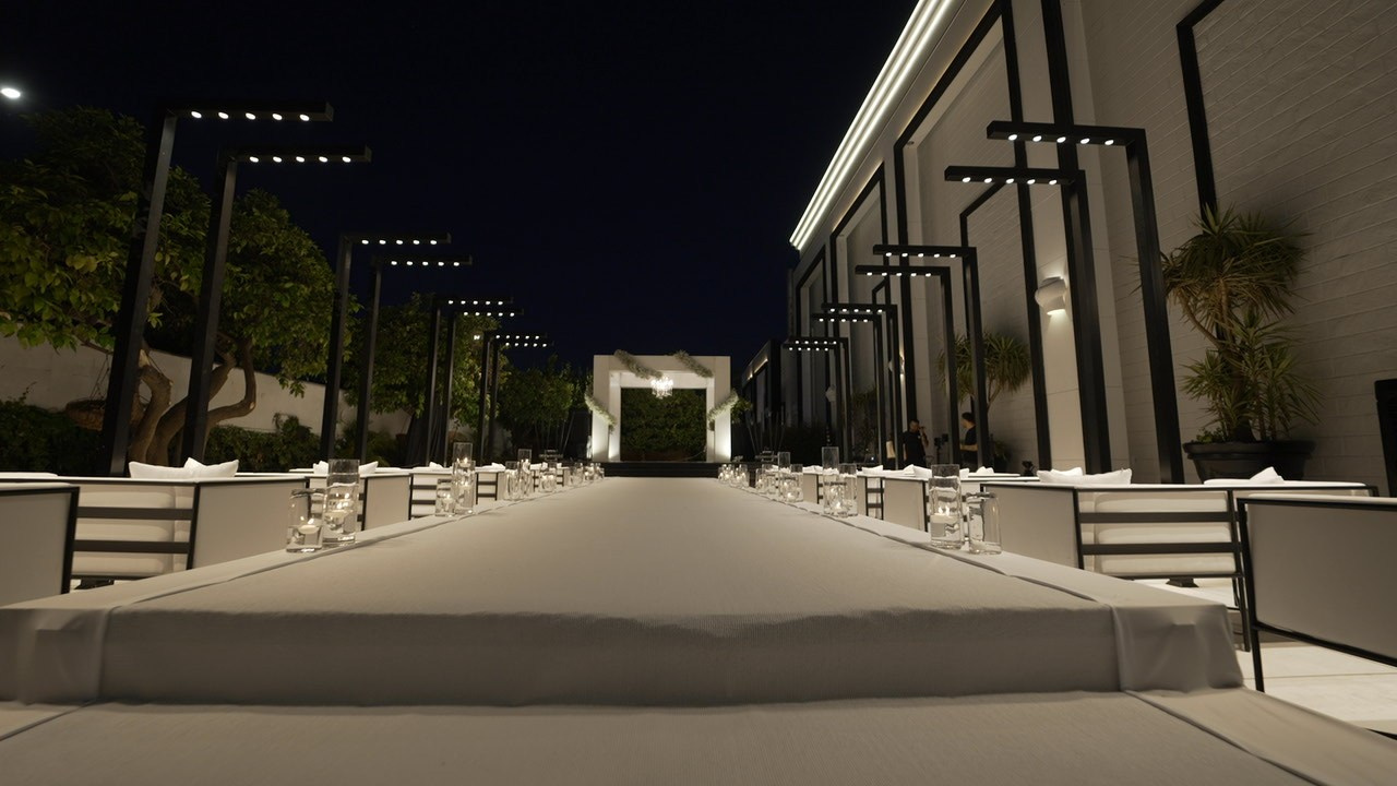 VIA / BASICO. Wedding and events photographers Studio Shalom