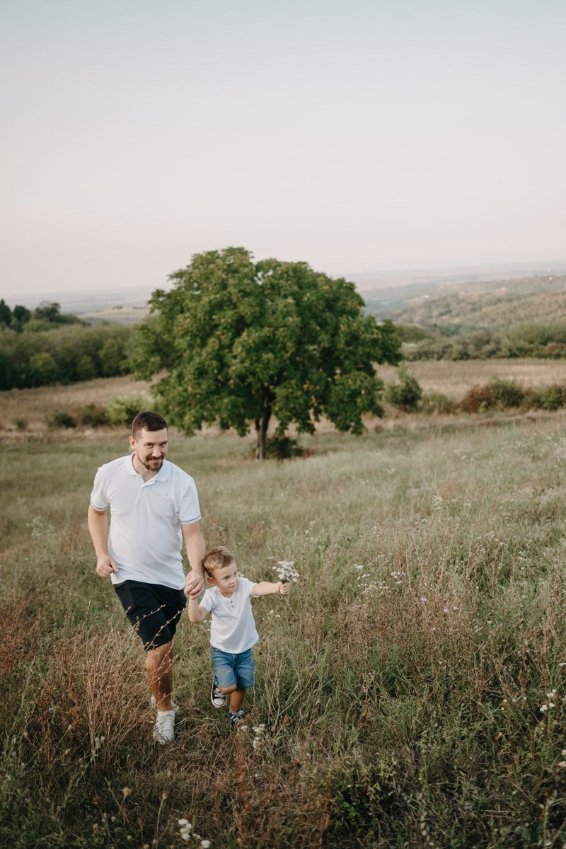 Basici / porodicno fotografisanje u prirodi. Deciji i porodicni fotograf u Beogradu Oksana Skendzic