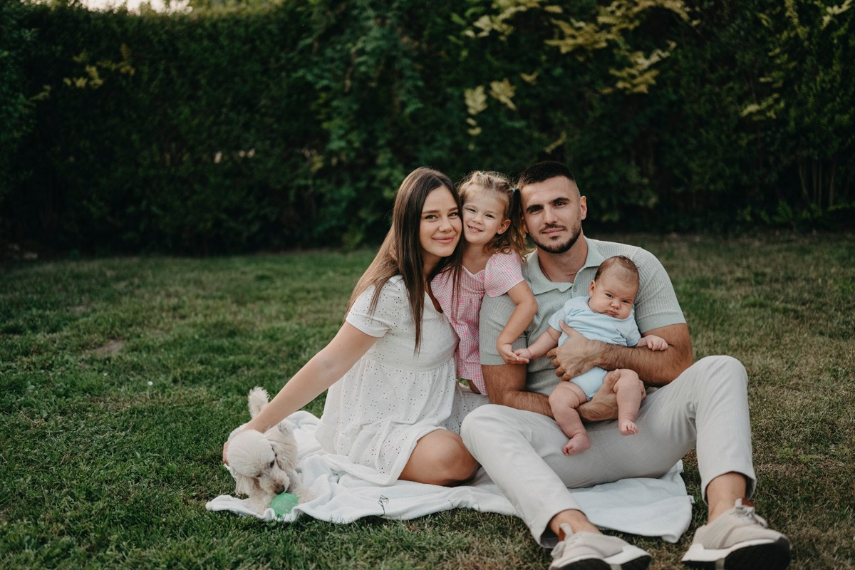 Jelena, Milos, Lena i Viktor / porodicno fotografisanje. Deciji i porodicni fotograf u Beogradu Oksana Skendzic