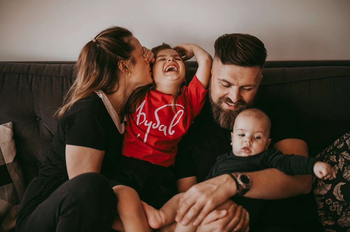 Dobro dosao, Jakove / porodicno fotografisanje kod kuce. Deciji i porodicni fotograf u Beogradu Oksana Skendzic