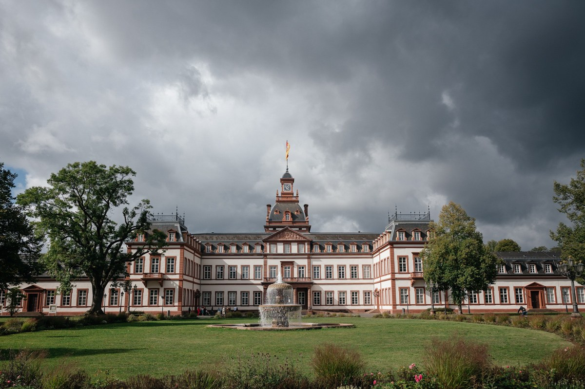 Civil Wedding at Schloss Philippsruhe in Hanau. Wedding photographer & videographer Frankfurt | Denis Mirosnik