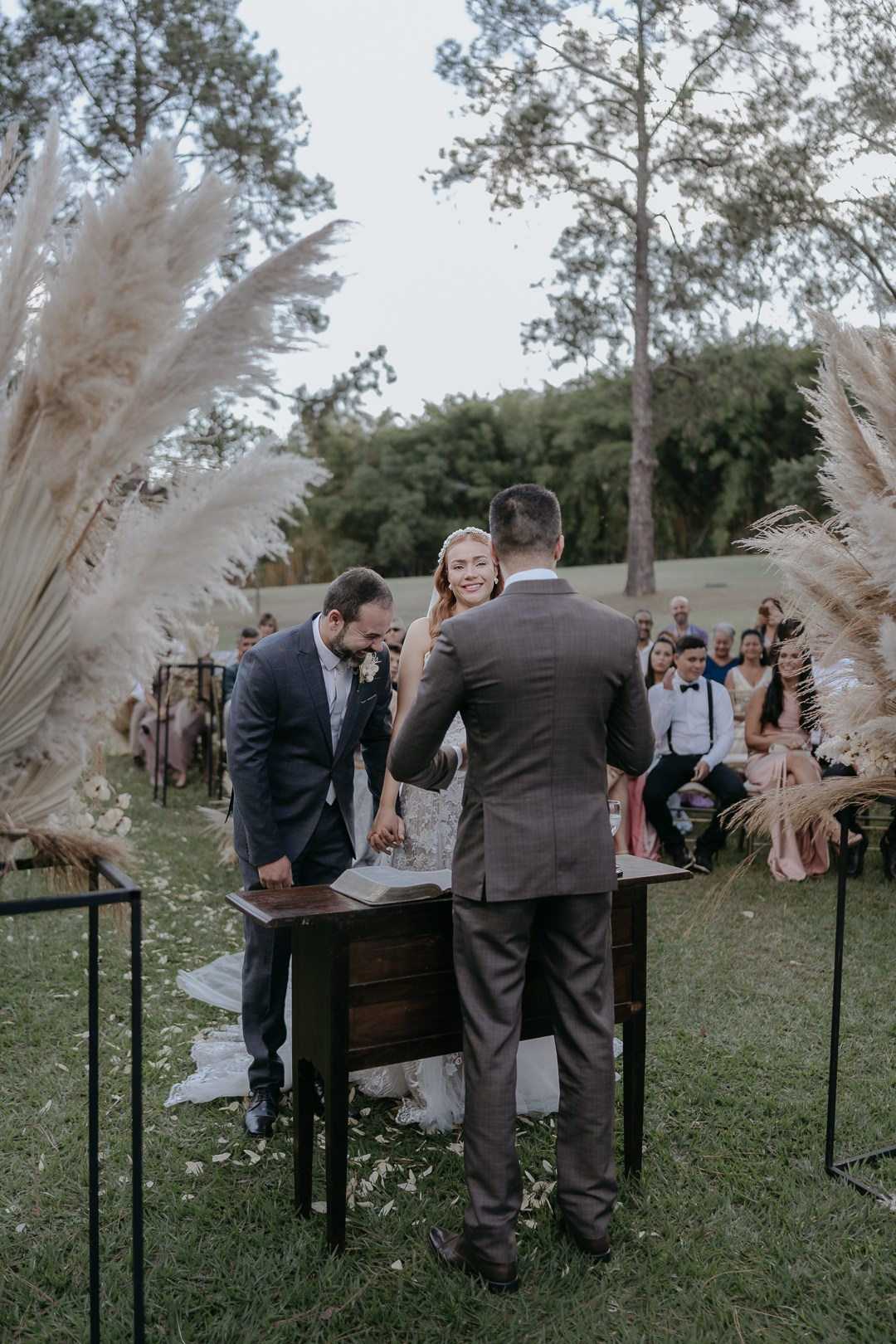 Vivian e Paulo. Edu e Josi Fotografia de Casamento em Belo Horizonte | Fotos Naturais