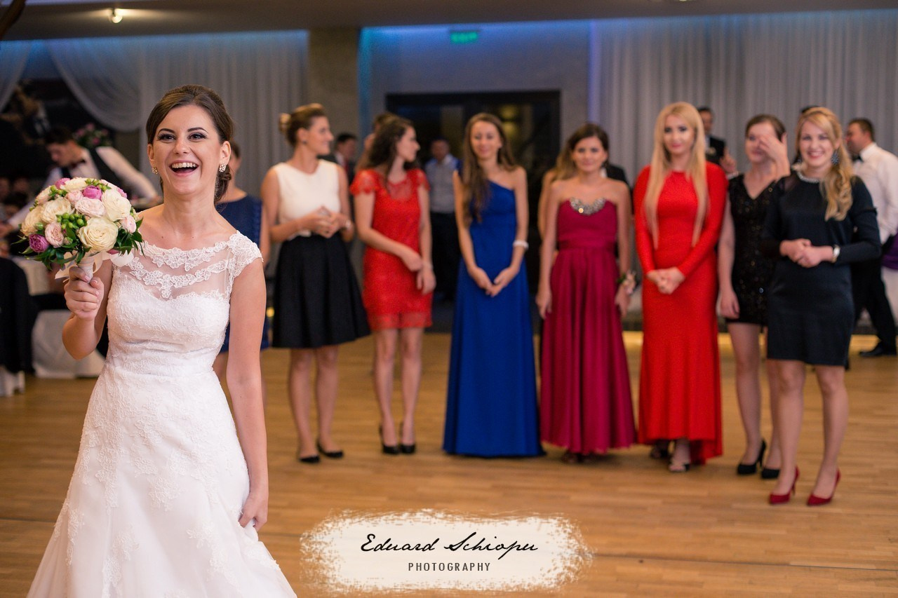 Laura si Bogdan by fotograf nunta Vaslui — Eduard Schiopu