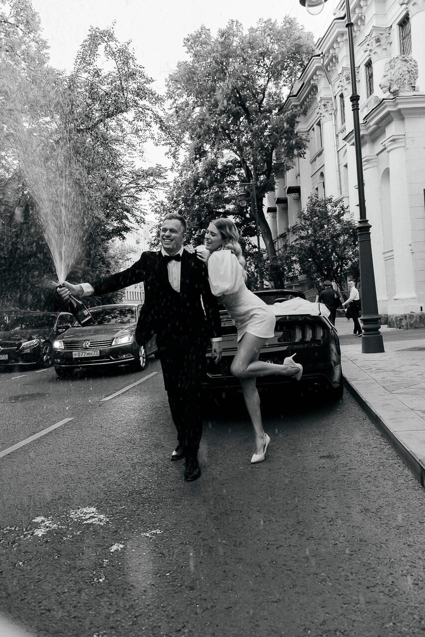 Kingston wedding photographer capturing the joy and beauty of the couple’s celebration.