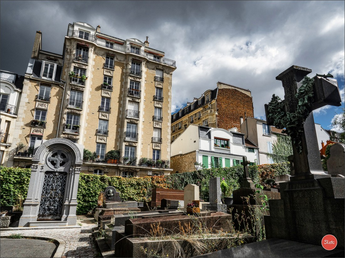 Saint-Vensant cemetery in Paris near Montmartre. Photographe à Strasbourg | Portraits, Studio, Enfants, Événements