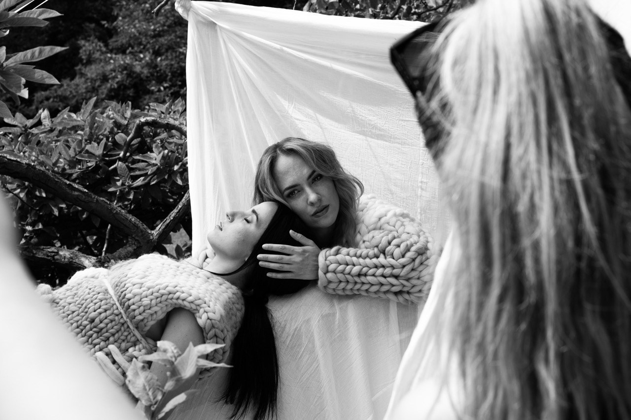 Backstage fotografie. Dana Lišková — Empatická fotografka | Introspektivní umělkyně | Neurodivergentní koučka| Zakladatelka Artepy.cz