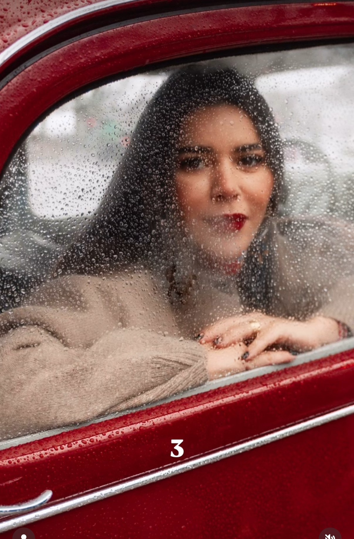 Old car. Director — Photo & Video Paris