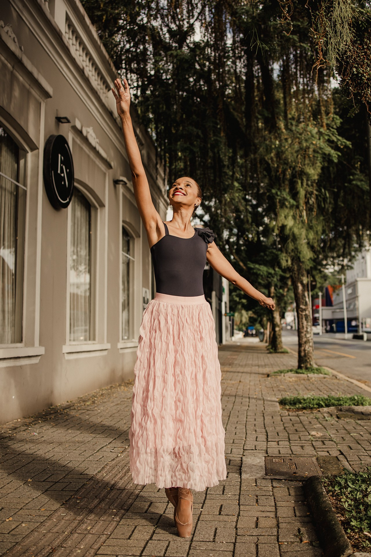 Dança. Fotógrafa de gestante, família, materno-infantil e marca pessoal, em Joinville. Estúdio de fotografia em Joinville