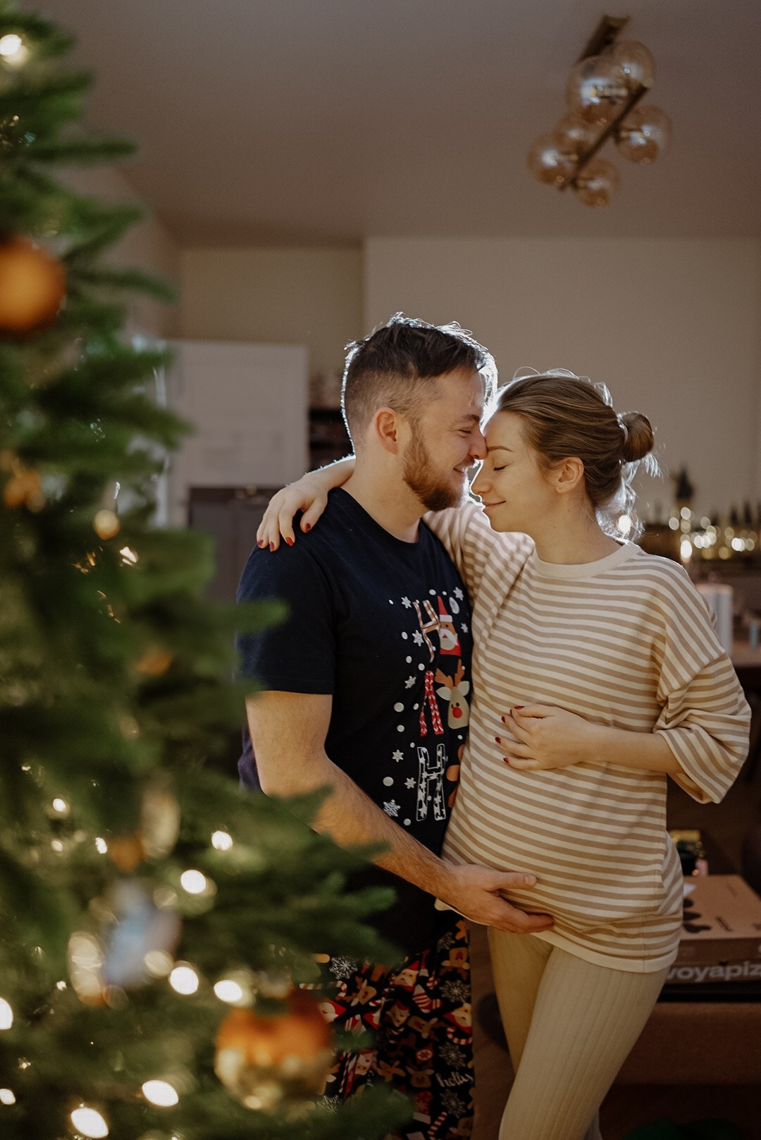 Christmas Photoshoot Abu Dhabi | Dubai 🎄 Holiday Photography Sessions 2025. Professional Photographer Abu Dhabi, Dubai — Yulia Ismoilova | 2025