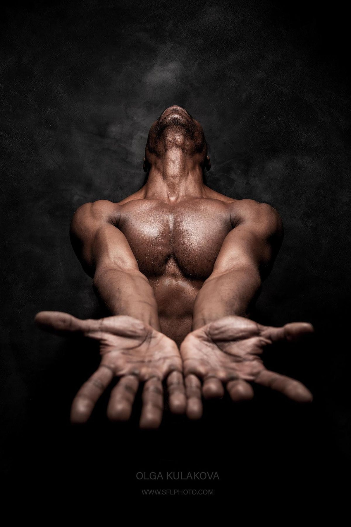 МУСКУЛИСТЫЕ МУЖЧИНЫ