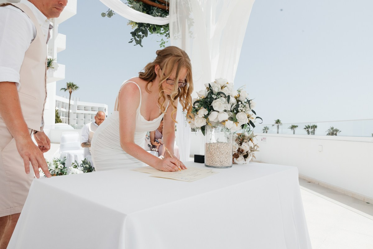 S & S Cyprus. Destination Bruiloft Fotograaf in Nederland en Europa - Tina Yalova