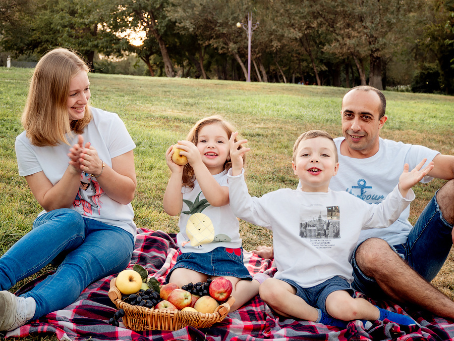 СЕМЕЙНАЯ ФОТОСЕССИЯ. Фотограф в Ереване Карина Тоноян