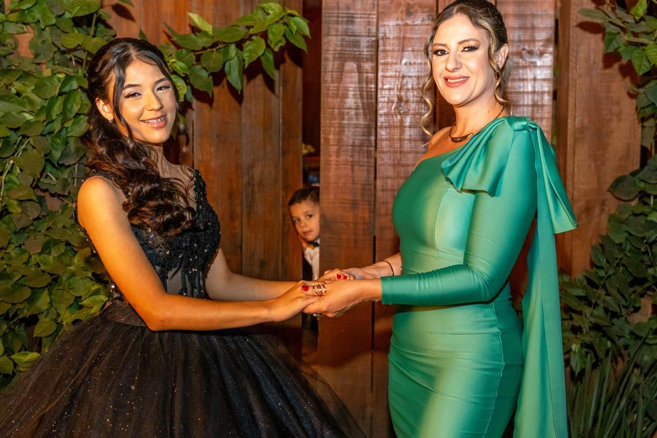 Ana Júlia — 15 Anos. Fotógrafo Diego Balsanulfo