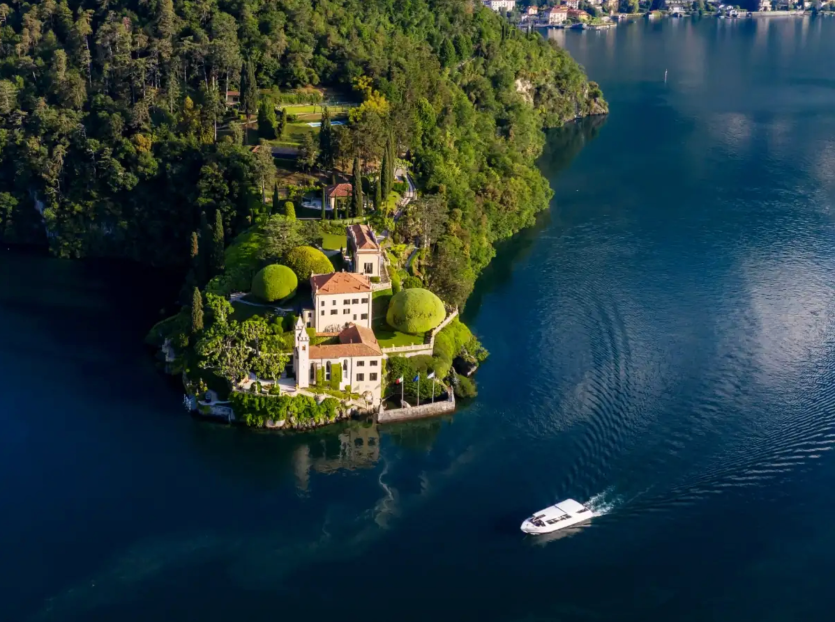 How Much Does a Luxury Lake Como Wedding Cost in 2026? A Transparent Financial Guide. Destination Wedding Photographer Alex Pasarelu