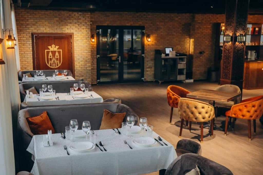 KARLOV BY PRAGA. ОНЛАЙН — ГАЛЛЕРЕЯ