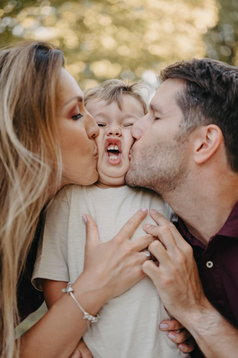 Aleksandra, Lazar, Marin i Leo / porodicno fotografisanje napolju. Deciji i porodicni fotograf u Beogradu Oksana Skendzic